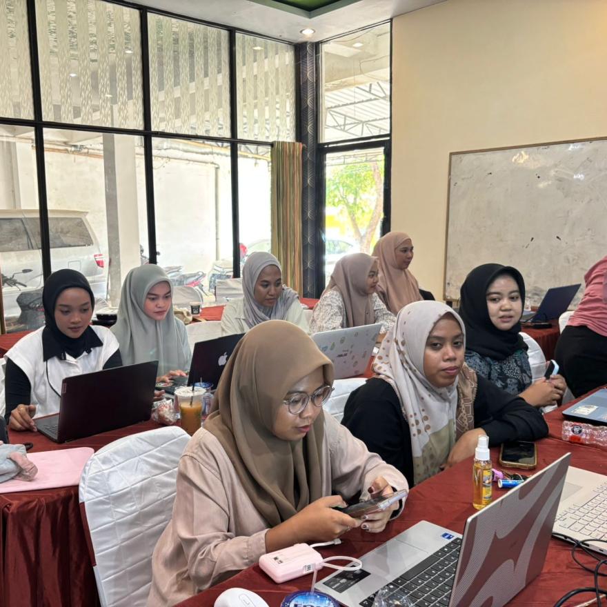 BKAD Kecamatan Sabbangparu Gelar Pelatihan Website Desa untuk Perangkat Desa